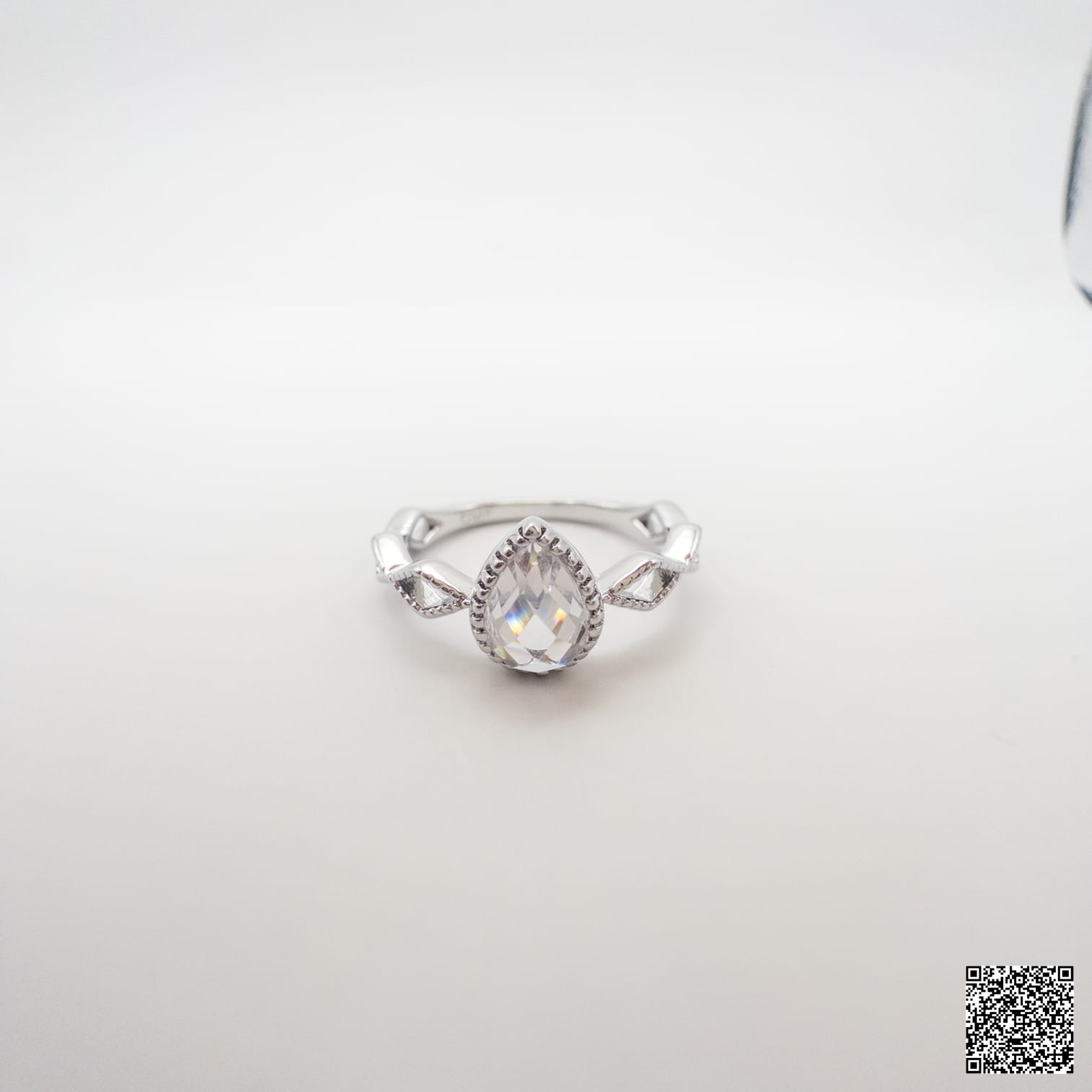 Eleganter Damen Ring Silber Mit Funkelndem Tropfenstein