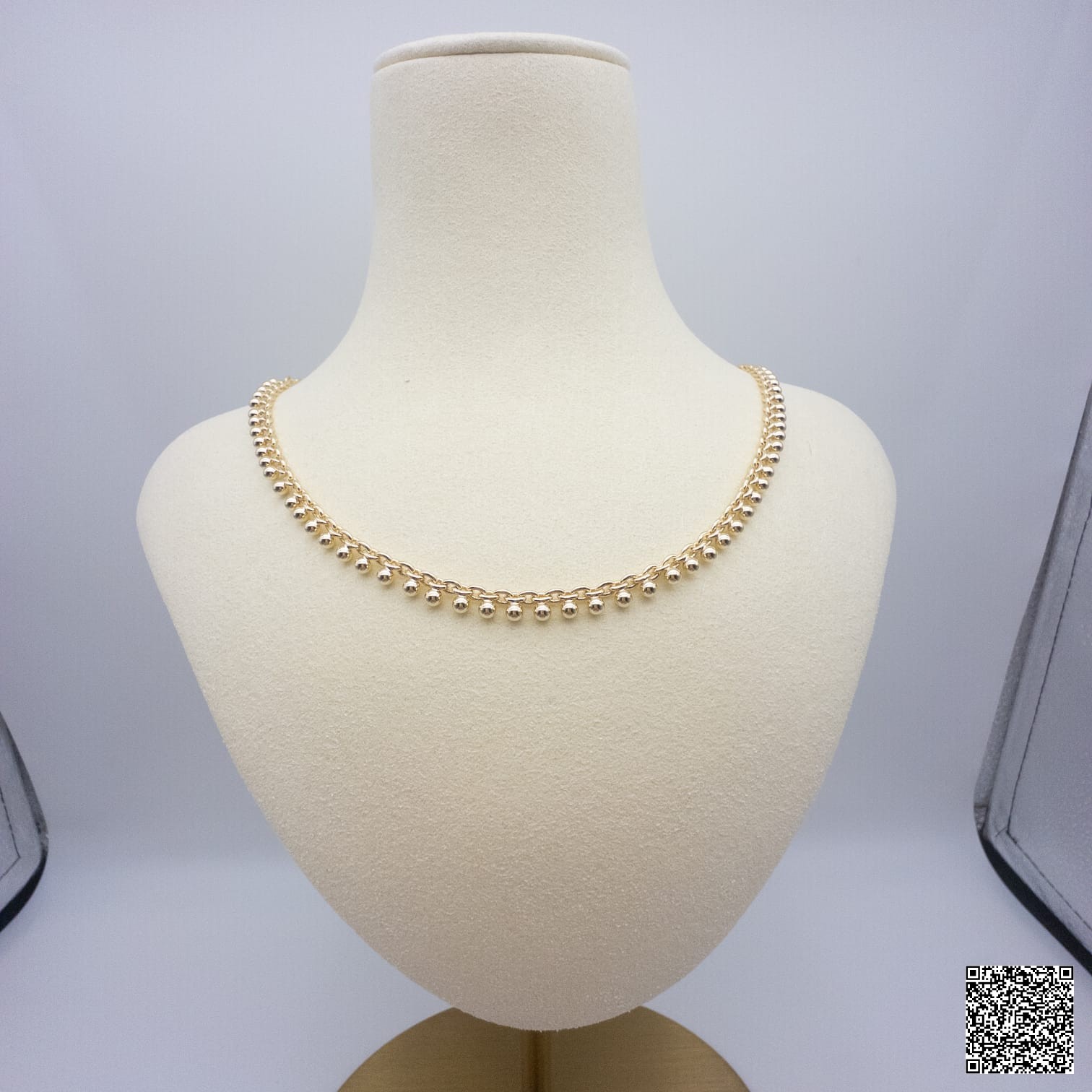 Elegante Goldfarbene Perlenkette Mit Feinem Kugel-Gliederdesign