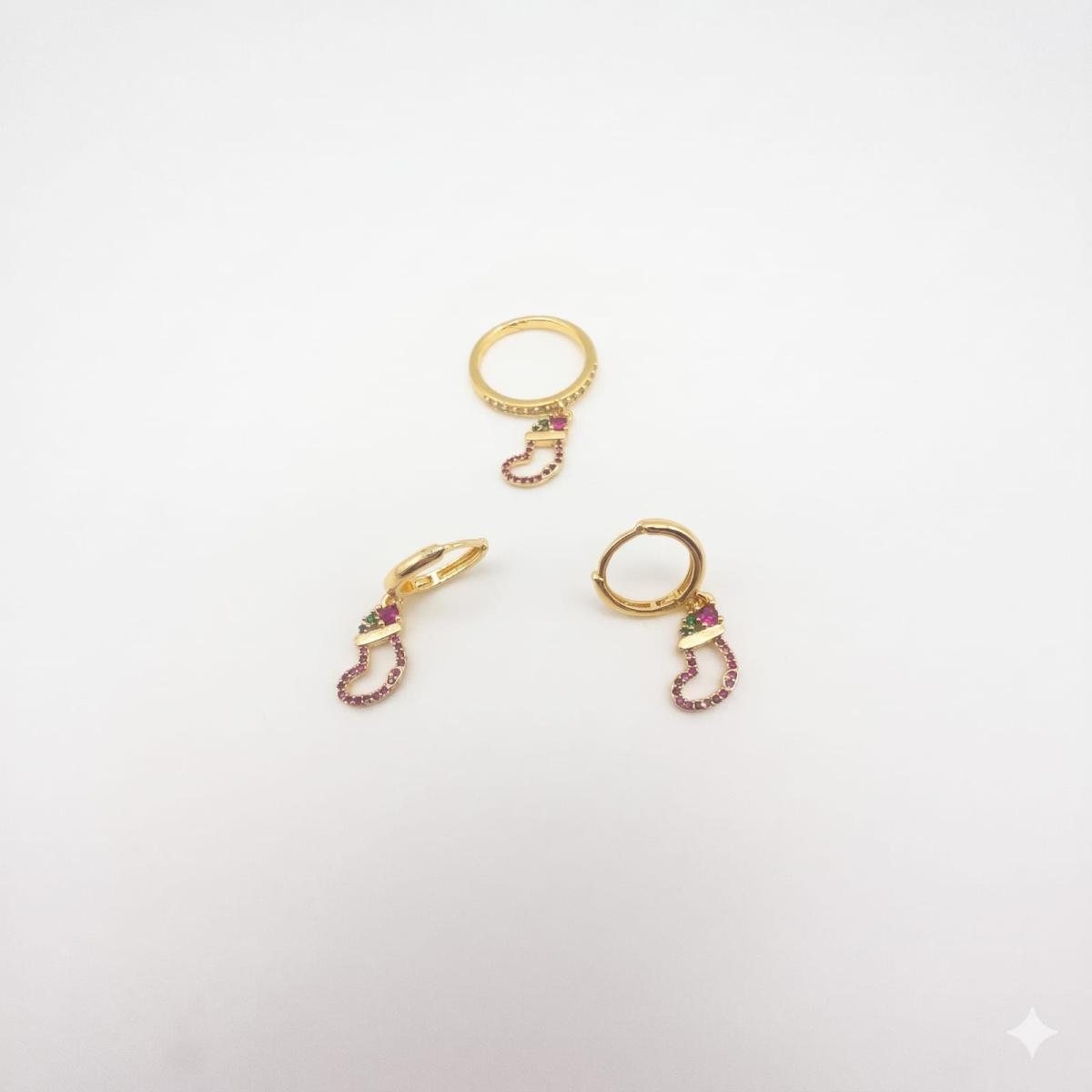 Goldfarbenes Schmuckset Mit Weihnachtsstrumpf-Anhängern