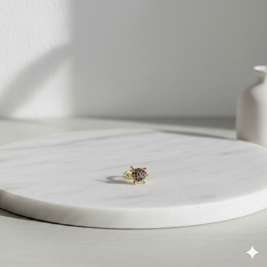 Goldener Schildkröten Ear Cuff Mit Bunten Zirkonia Eleganter