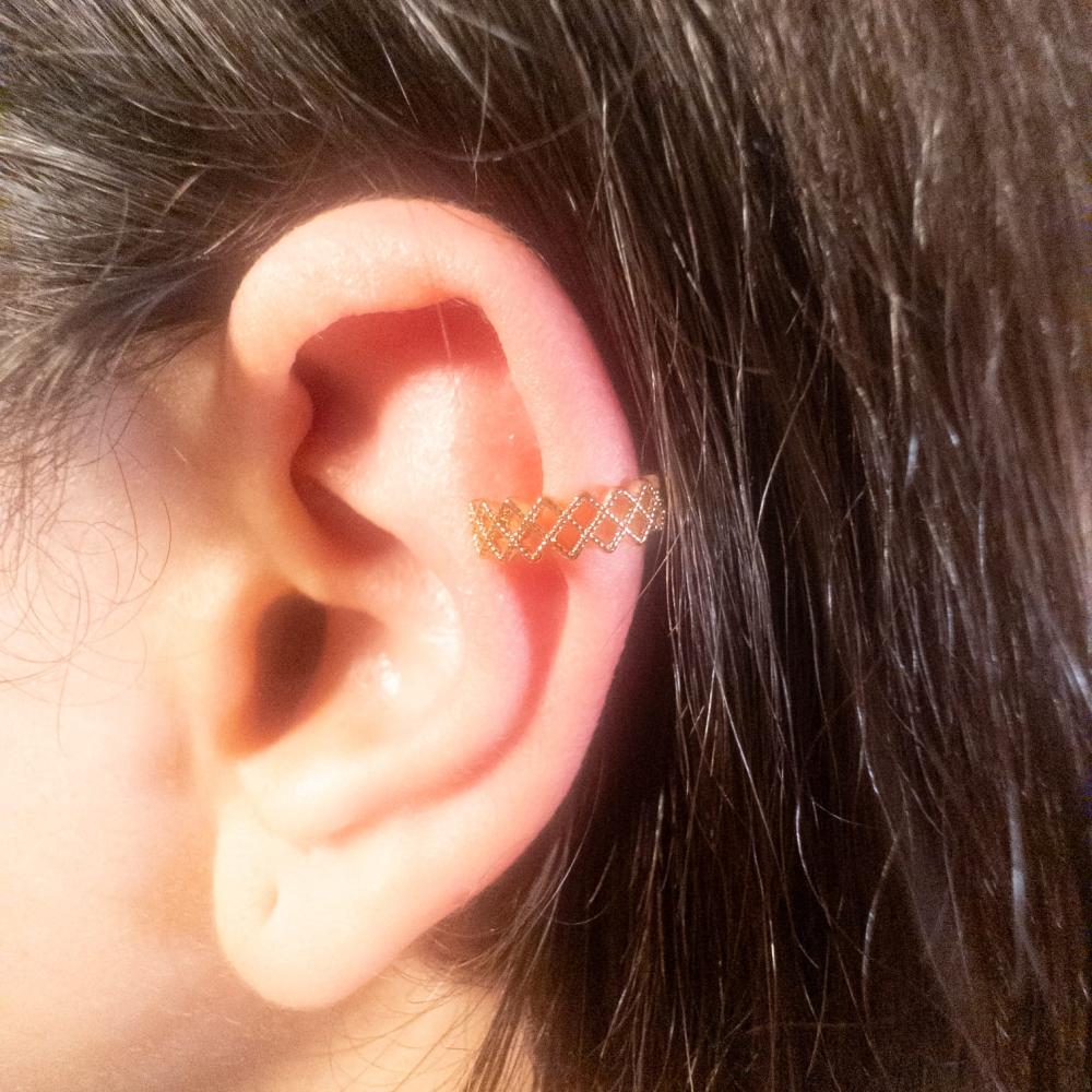 Eleganter Gitter Ear Cuff Für Damen Goldfarbener Ohrschmuck Ohne