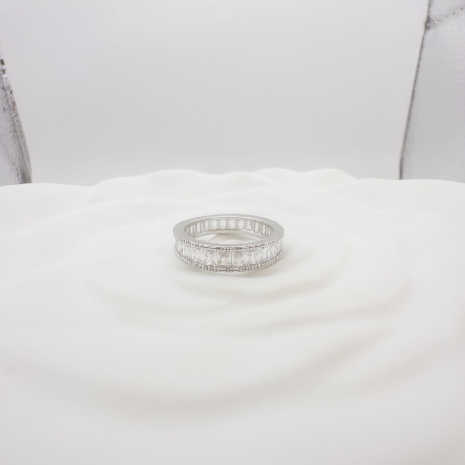 Eleganter Damen Ring Silber Mit Funkelndem Kristallband