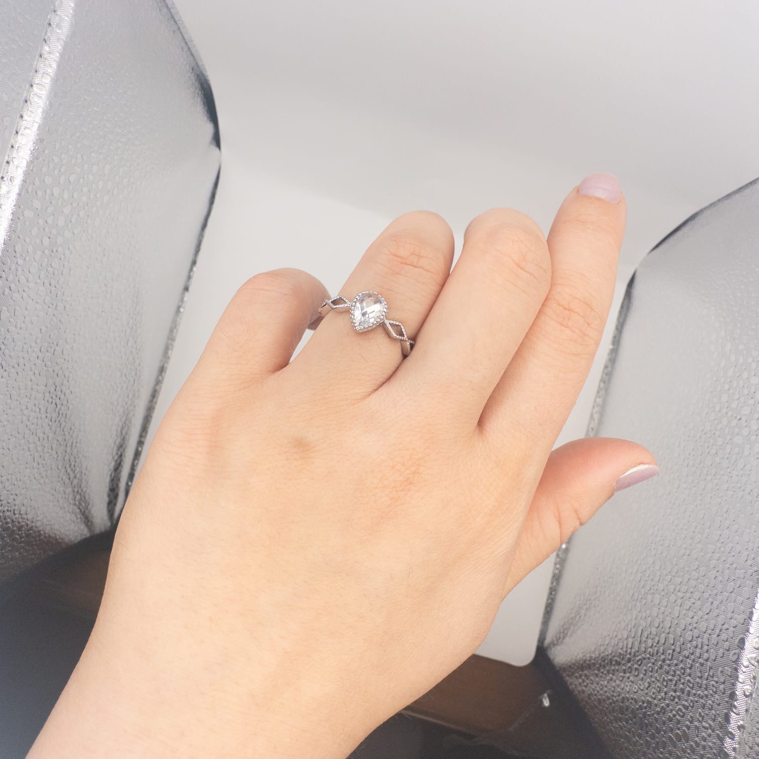 Eleganter Damen Ring Silber Mit Funkelndem Tropfenstein