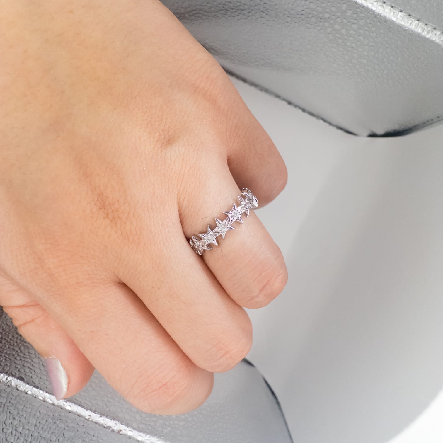 Eleganter Silberring Mit Funkelndem Sternen-Design