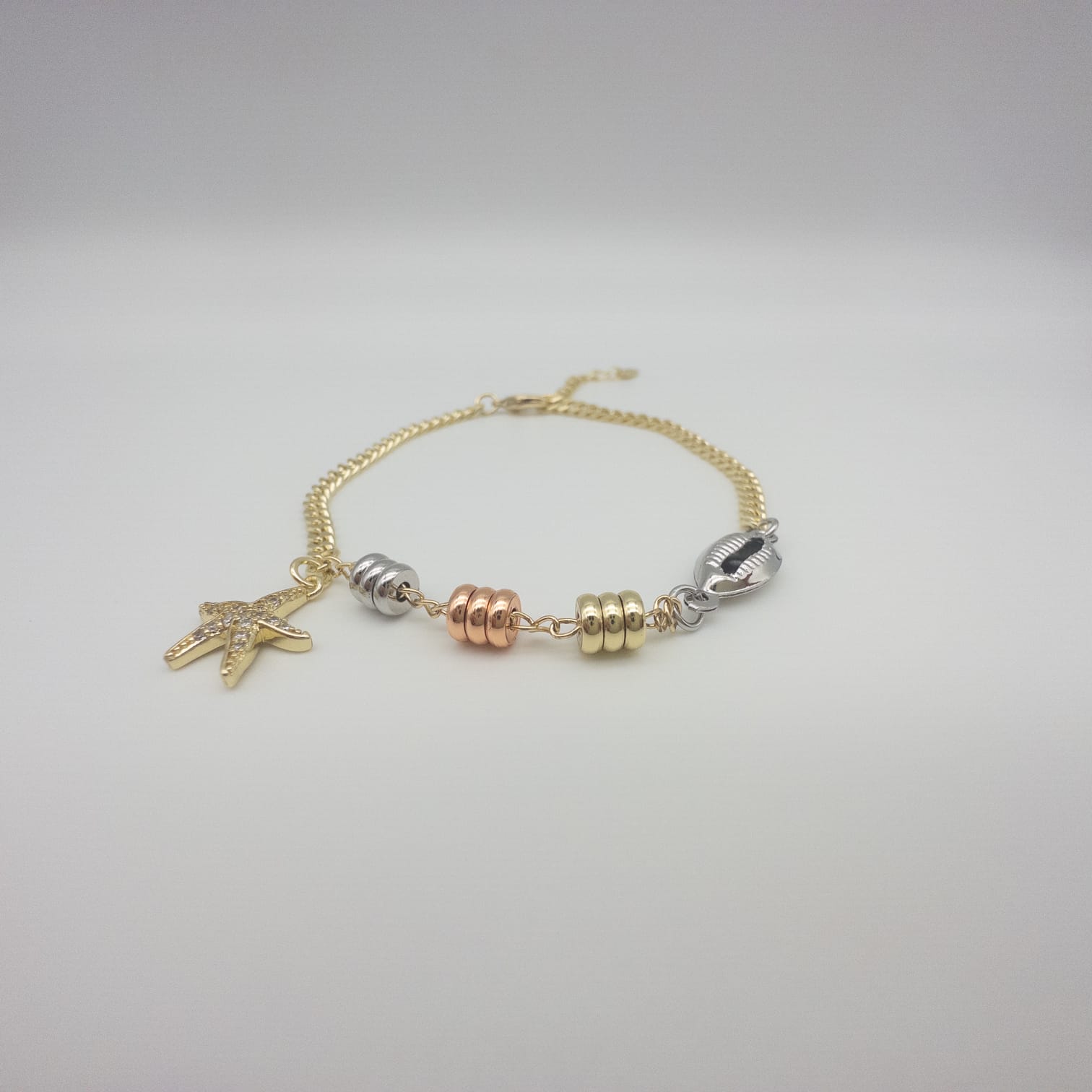Vergoldetes Damen Armband Mit Dreifarbigen Perlen & Zirkonia
