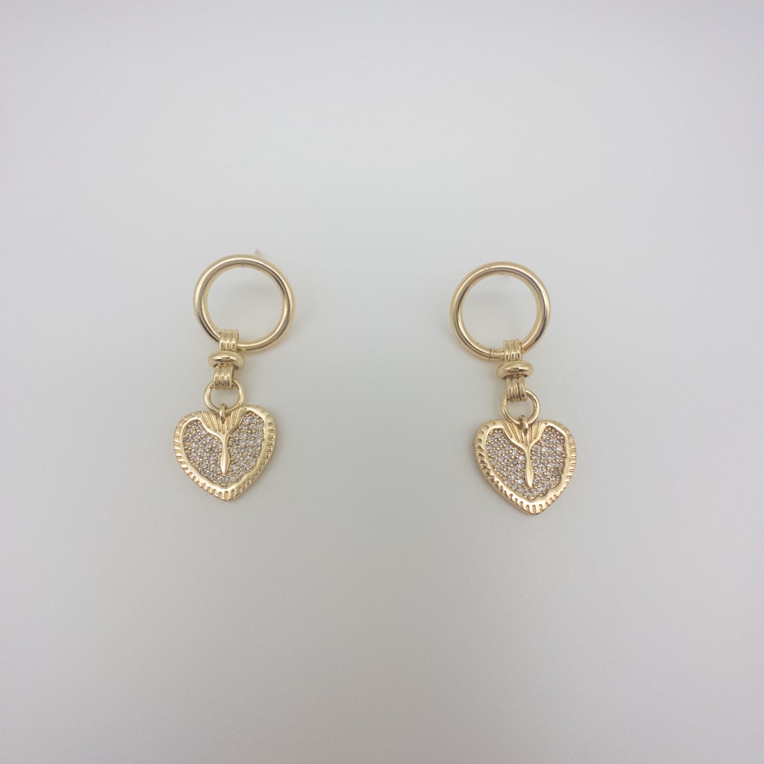 Goldfarbene Creolen Mit Herz Anhänger Und Zirkonia Elegante Damen