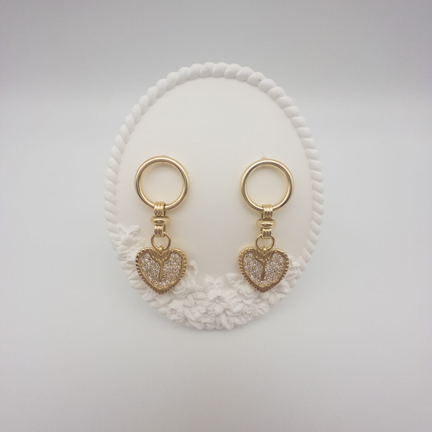 Goldfarbene Creolen Mit Herz Anhänger Und Zirkonia Elegante Damen