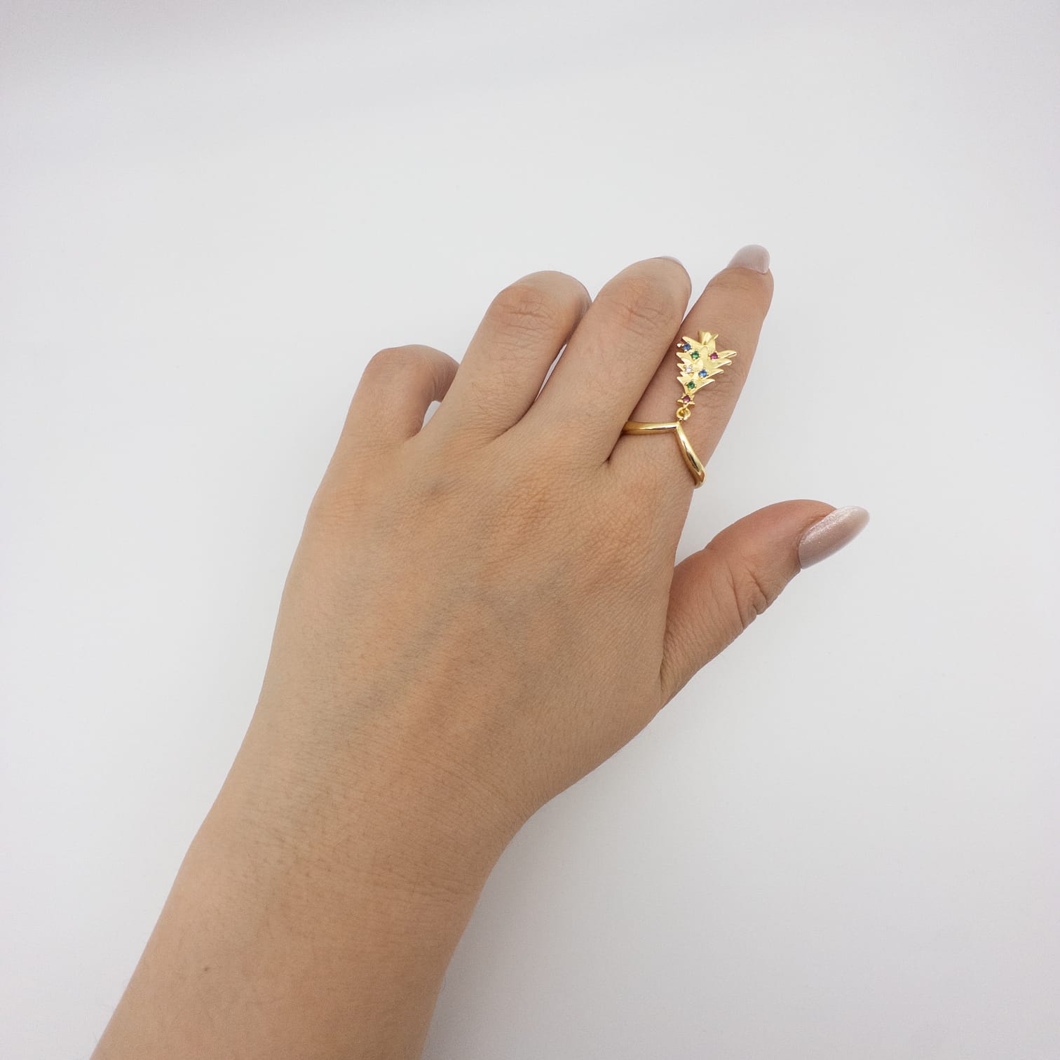 Goldfarbener Damenring Mit Blatt-Design Und Bunten Zirkonia