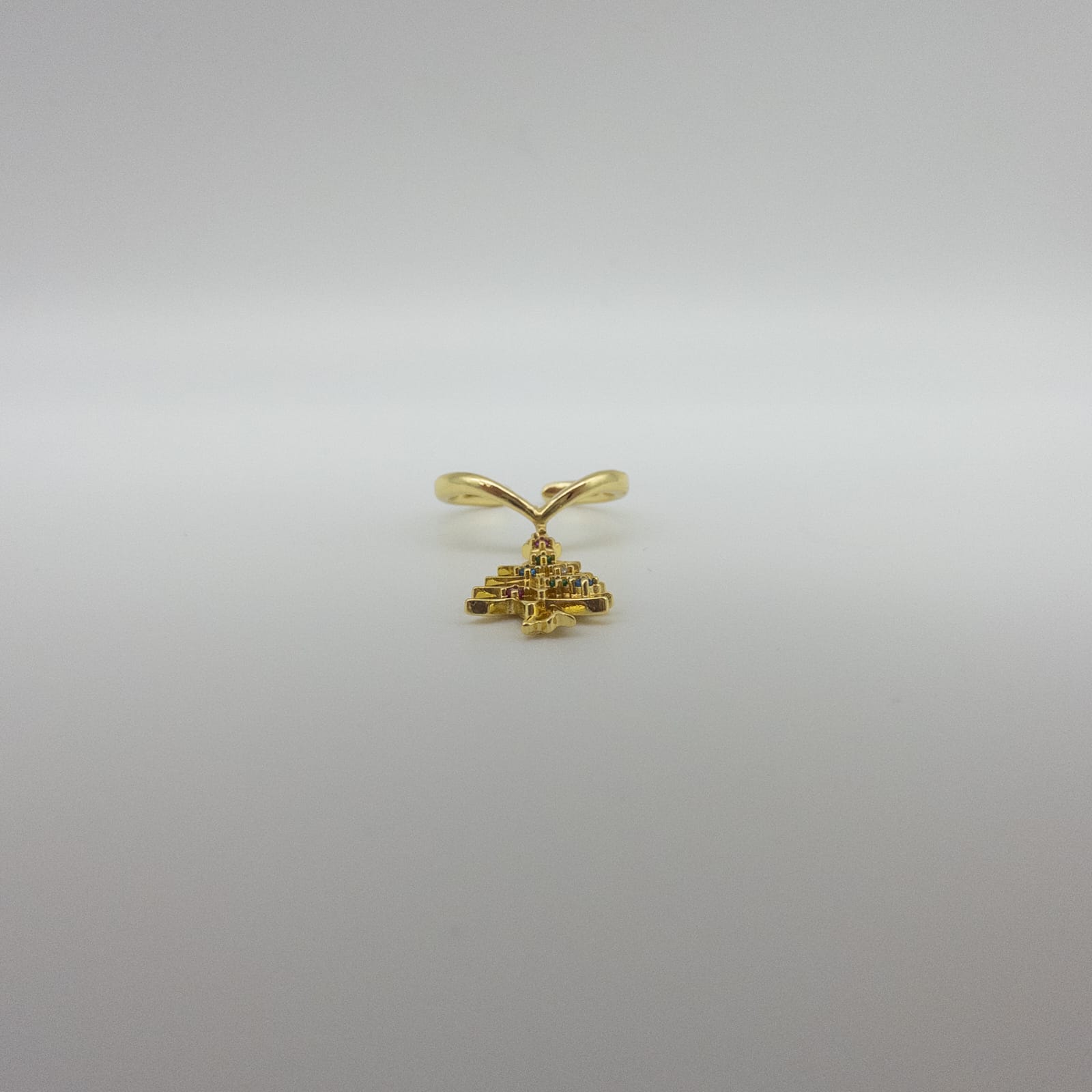 Goldfarbener Damenring Mit Blatt-Design Und Bunten Zirkonia