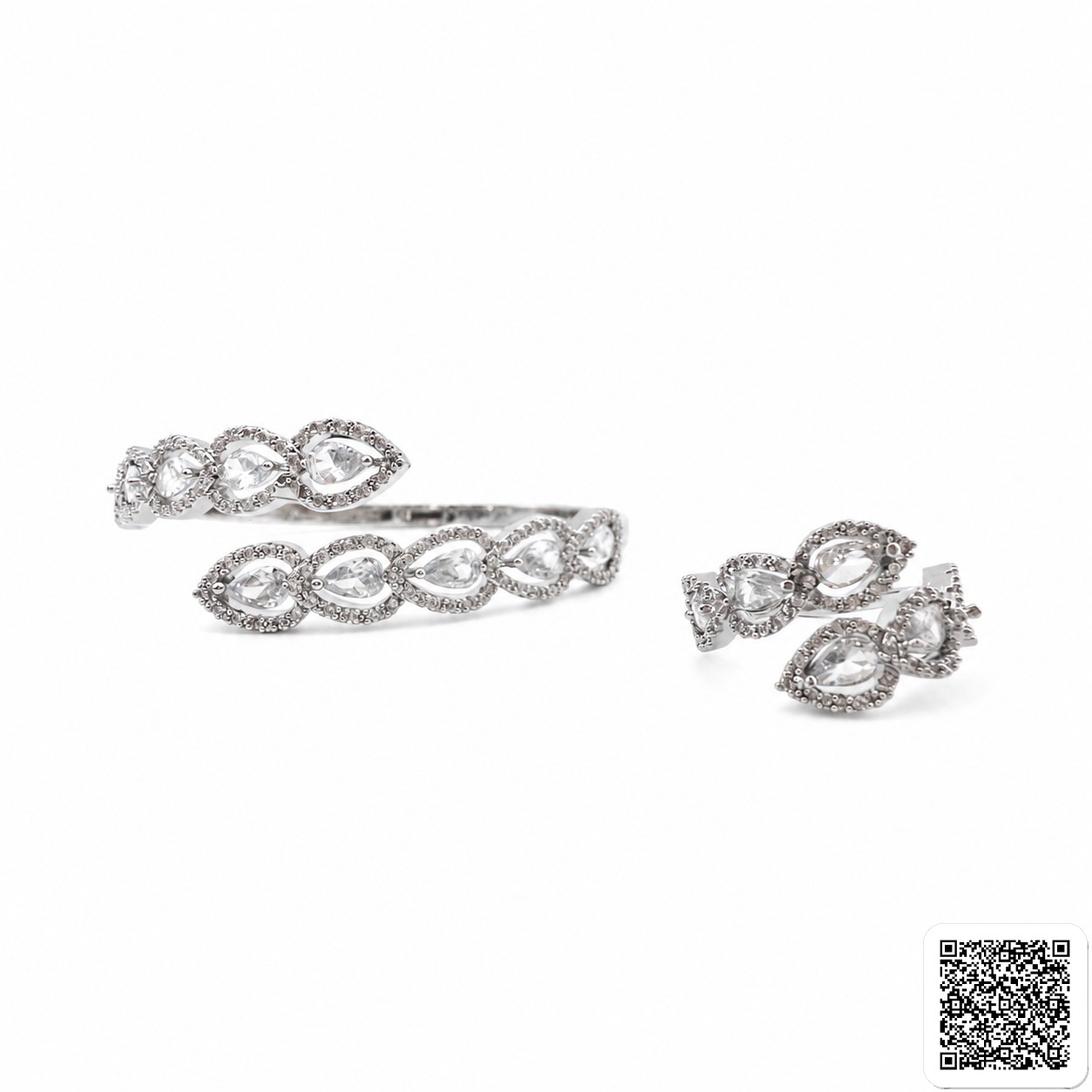 Elegantes Schmuckset Aus Armband Und Ring Mit Funkelnden