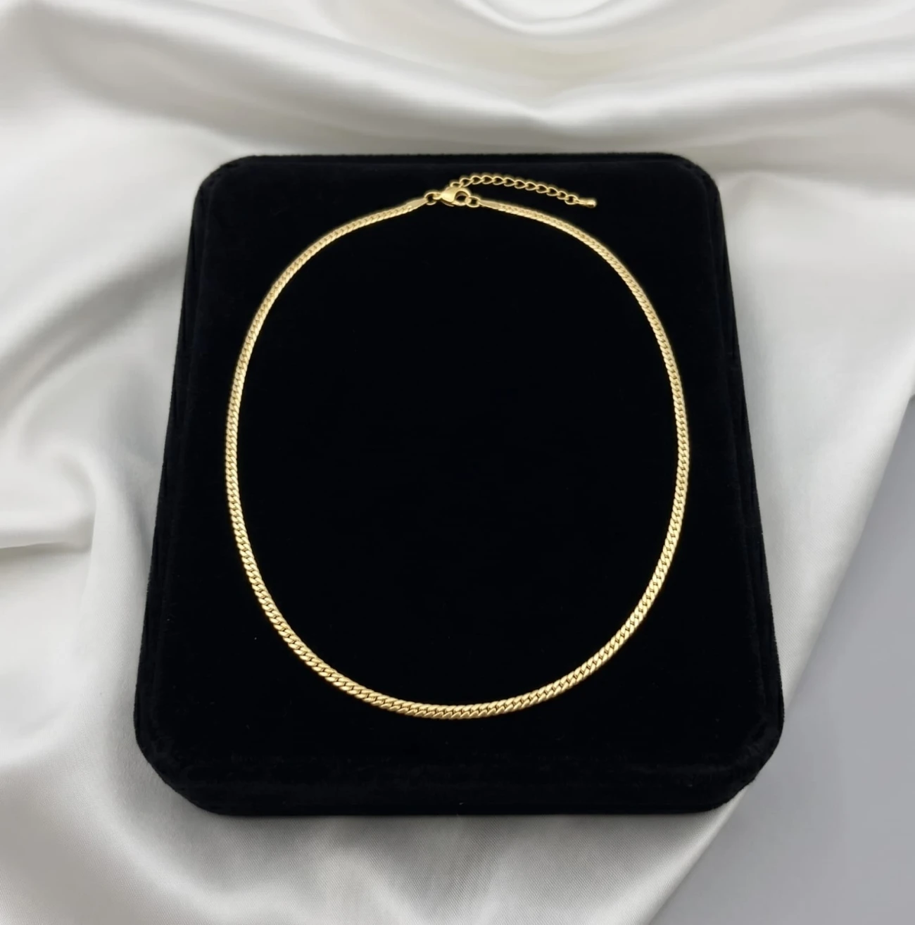 Goldene Herringbone Halskette Elegante Damen Gliederkette