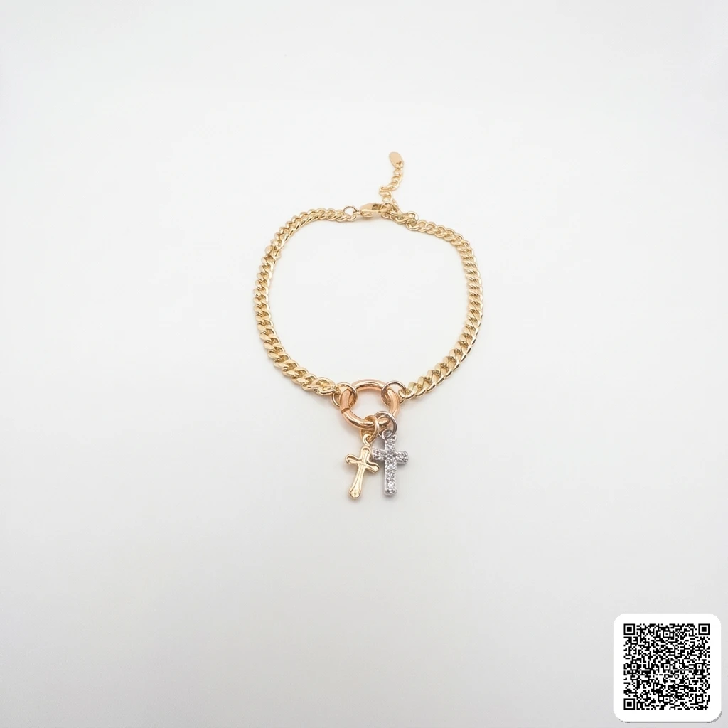 Elegantes Goldfarbenes Charm-Armband Mit Doppelkreuz-Anhänger