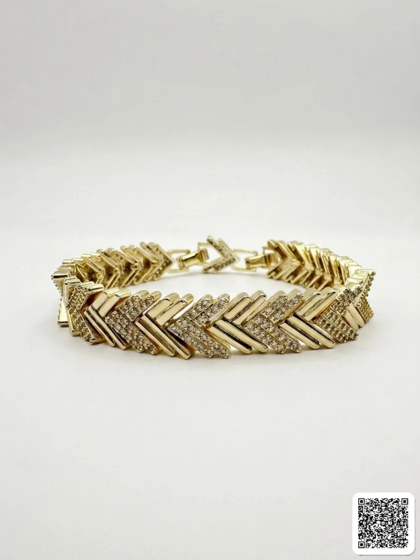 14K Vergoldetes Armband Mit Zirkonia Elegantes Pfeildesign