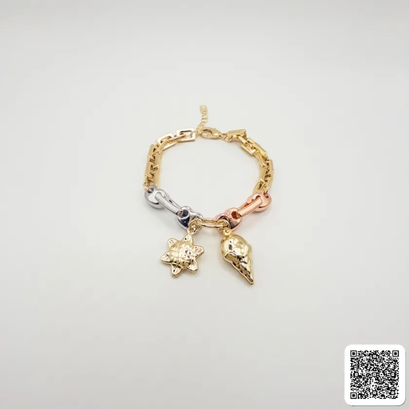 Goldfarbener Charm-Ring Mit Eis- Und Sternanhänger