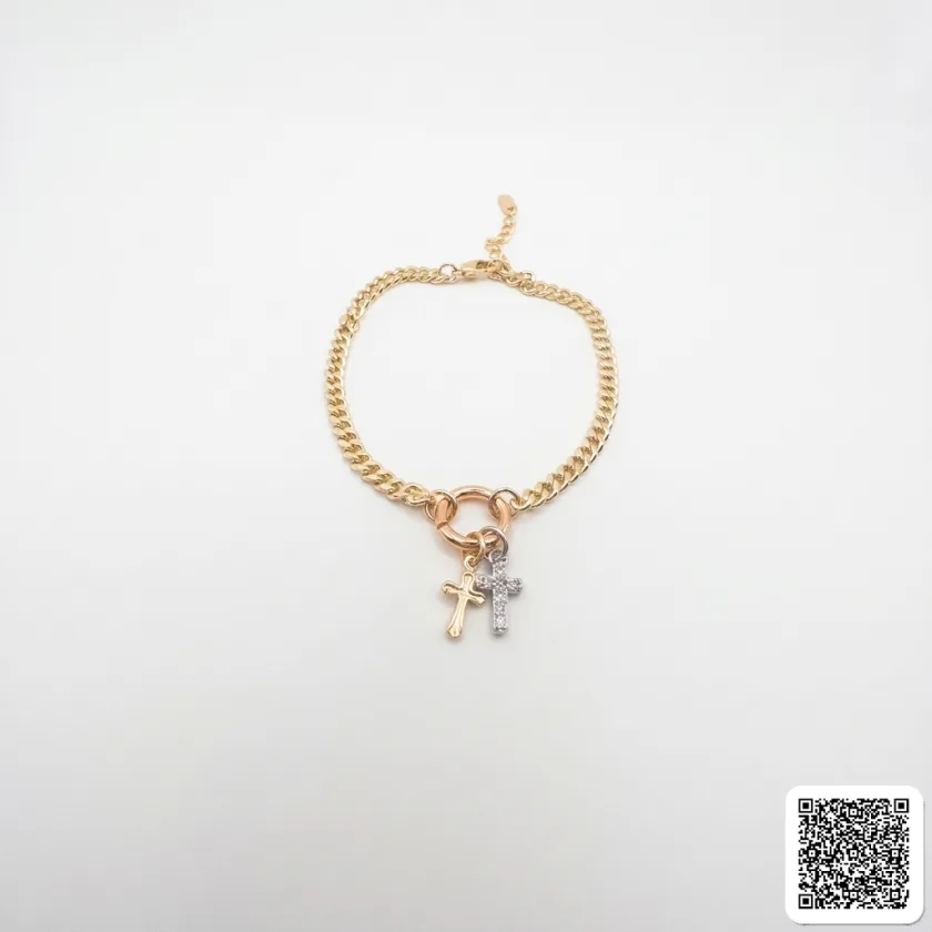 Elegantes Goldfarbenes Charm-Armband Mit Doppelkreuz-Anhänger