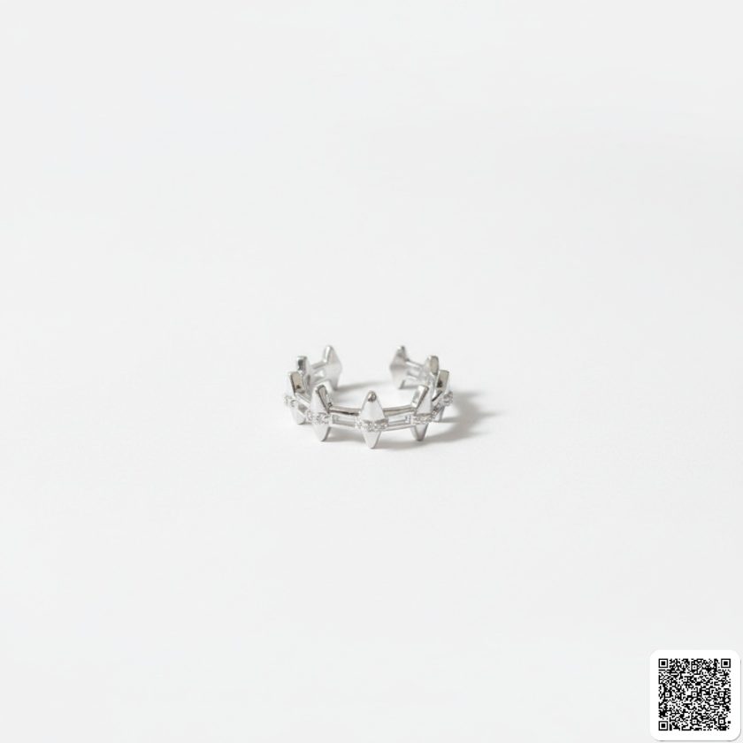 Eleganter Silberring Mit Geometrischem Zirkonia-Design
