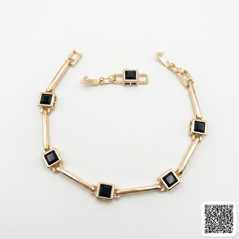 Elegantes Armband Mit Schwarzen Quadratischen Steinen Goldfarben
