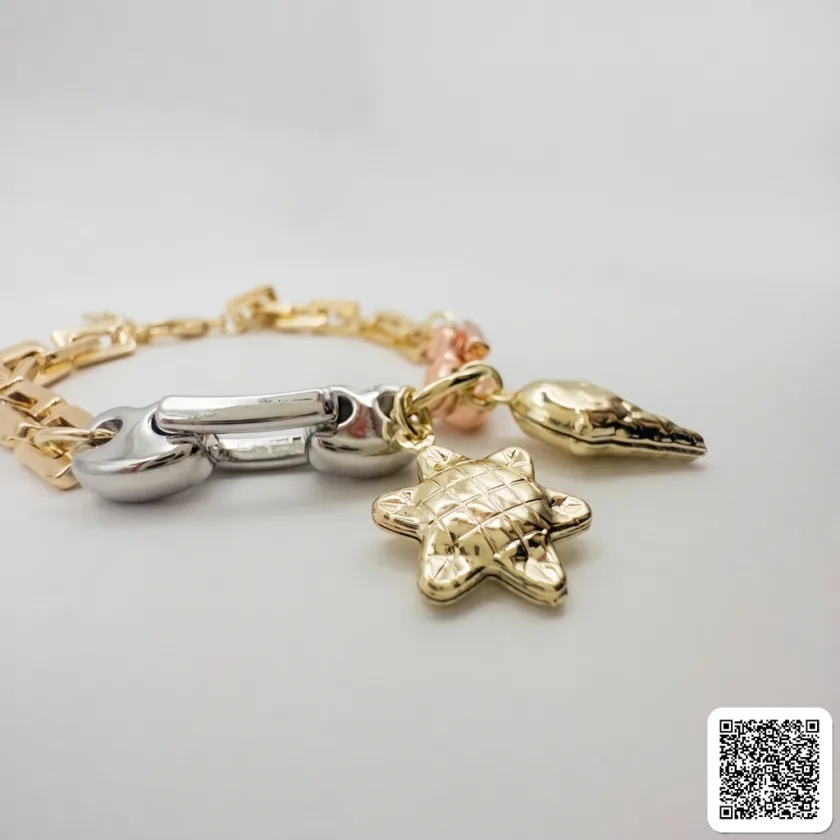 Goldfarbener Charm-Ring Mit Eis- Und Sternanhänger