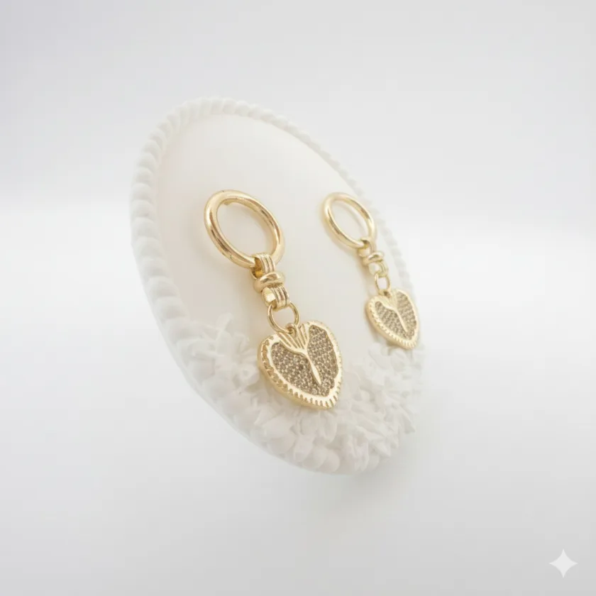 Goldfarbene Creolen Mit Herz Anhänger Und Zirkonia Elegante Damen