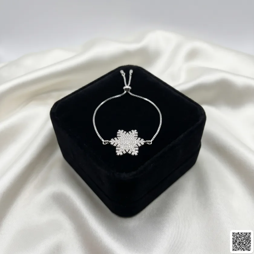 Elegantes Damenarmband Mit Funkelndem Schneeflocken-Anhänger