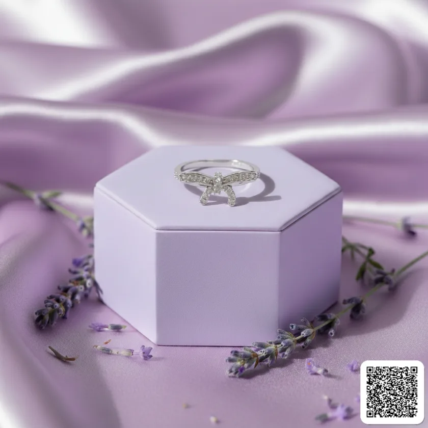 Eleganter Schleifenring Aus Silber Mit Funkelnden Zirkonia