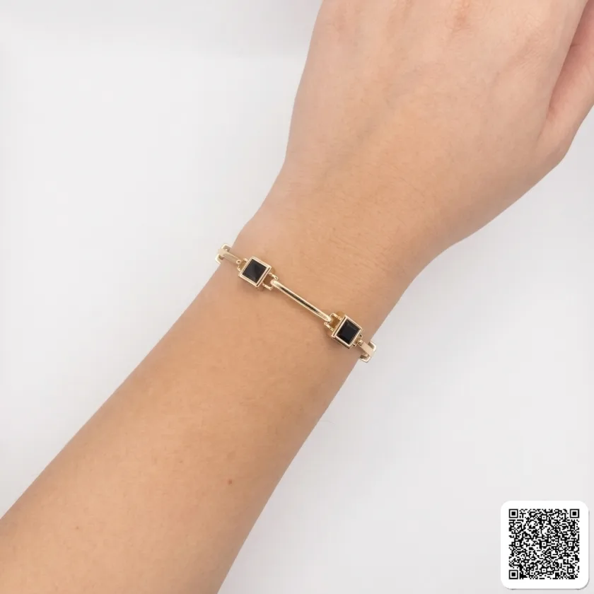 Elegantes Armband Mit Schwarzen Quadratischen Steinen Goldfarben