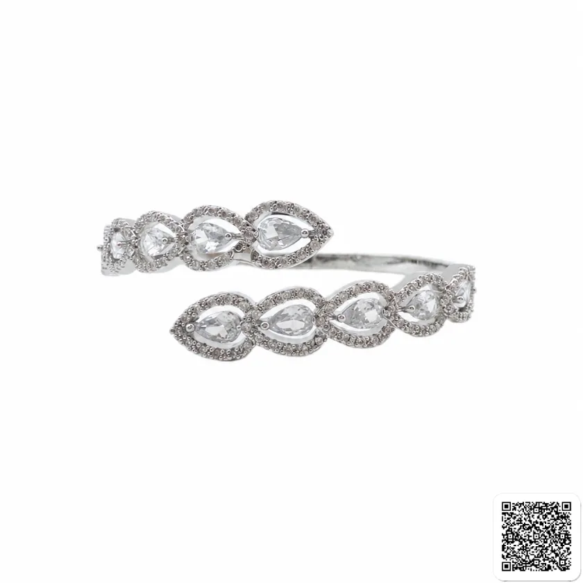Elegantes Schmuckset Aus Armband Und Ring Mit Funkelnden