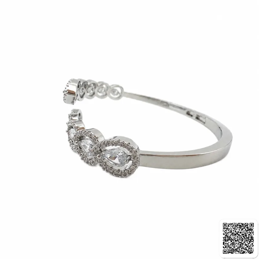 Elegantes Schmuckset Aus Armband Und Ring Mit Funkelnden